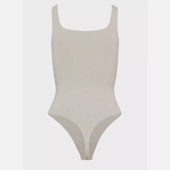 Aritzia Babaton Contour Cairo Sleeveless Square Neck Bodysuit - Picture 8 of 11
